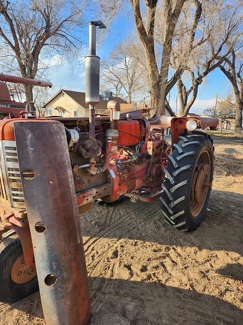 Image of Farmall 400 equipment image 1