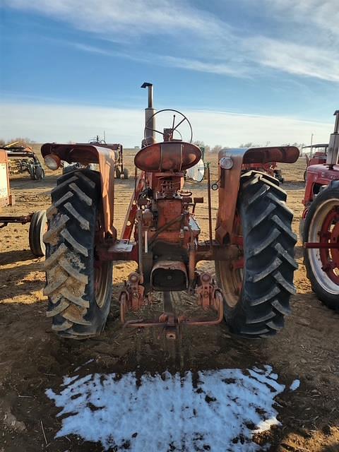 Image of Farmall 400 equipment image 2