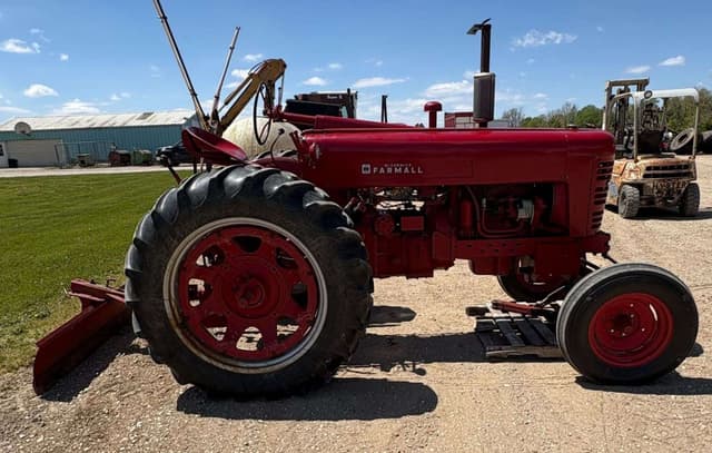 Image of Farmall 400 equipment image 2