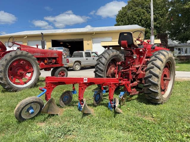 Image of Farmall 400 equipment image 3