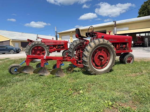 Image of Farmall 400 equipment image 2