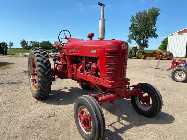 Image of Farmall 400 equipment image 1
