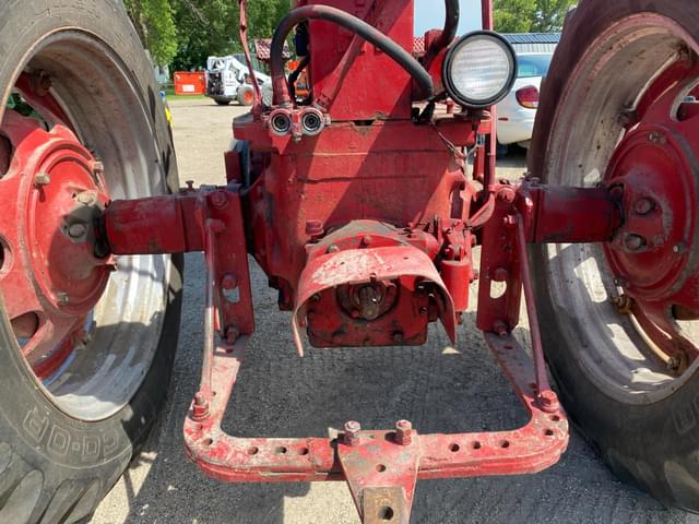 Image of Farmall 400 equipment image 4