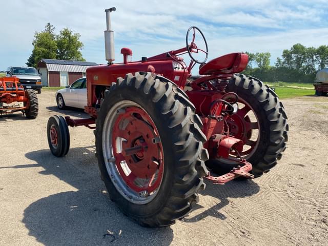 Image of Farmall 400 equipment image 3