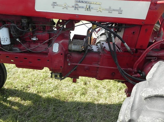 Image of Farmall 400 equipment image 4