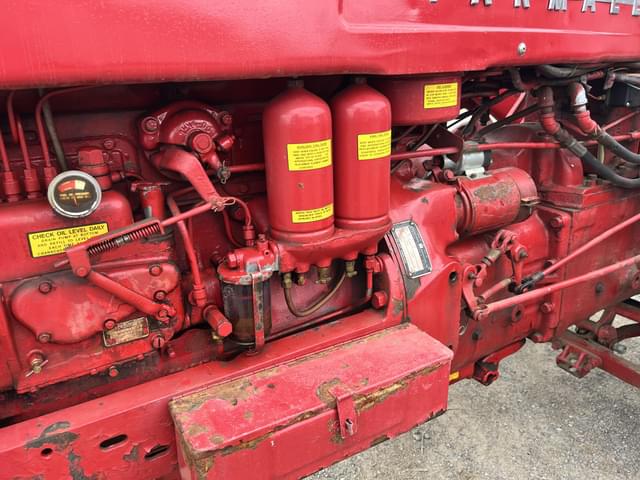 Image of Farmall 400 equipment image 4