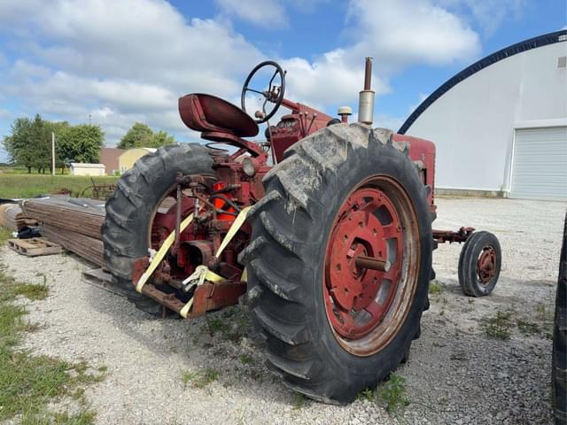 Image of Farmall 400 equipment image 4