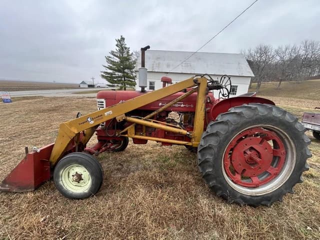 Image of Farmall 400 equipment image 2