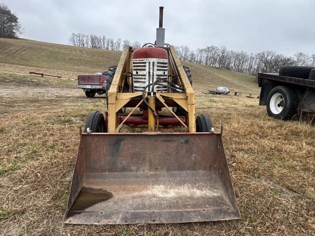 Image of Farmall 400 equipment image 1
