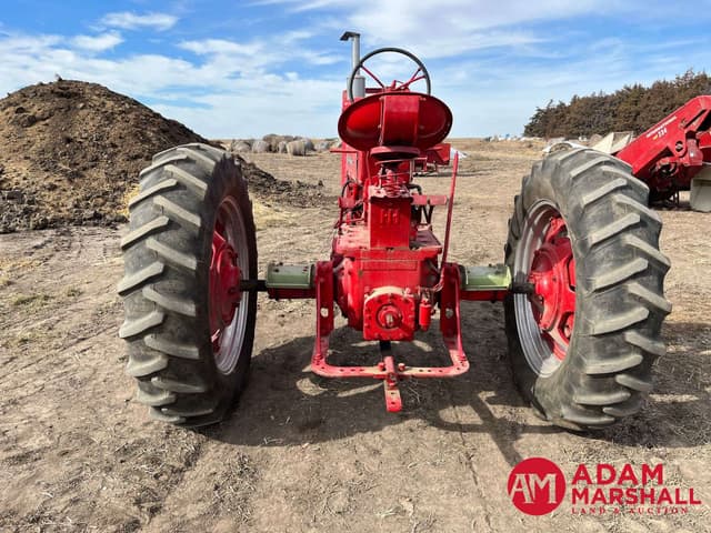Image of Farmall 400 equipment image 3
