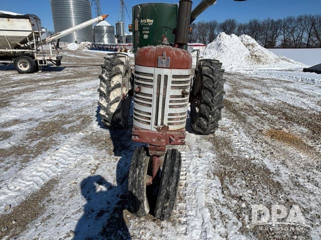 Image of Farmall 400 equipment image 2