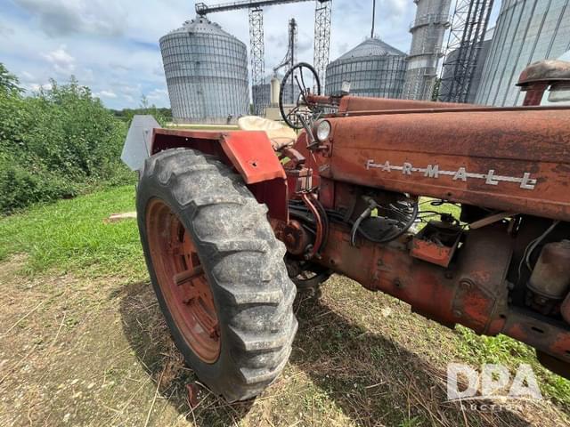 Image of Farmall 400 equipment image 4