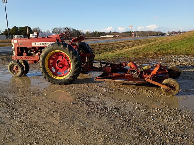 Image of International Harvester 400 equipment image 3