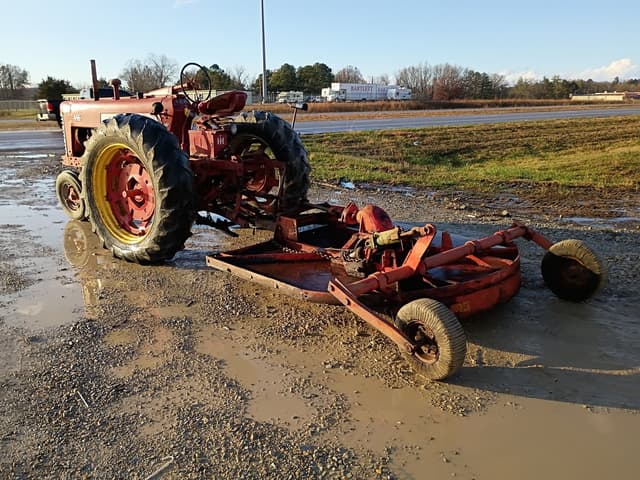 Image of International Harvester 400 equipment image 4