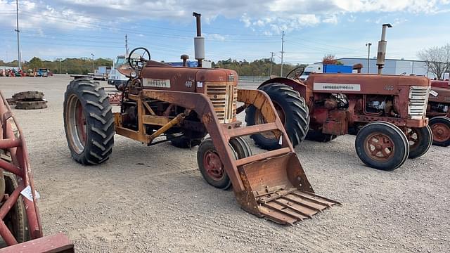 Image of Farmall 400 equipment image 2