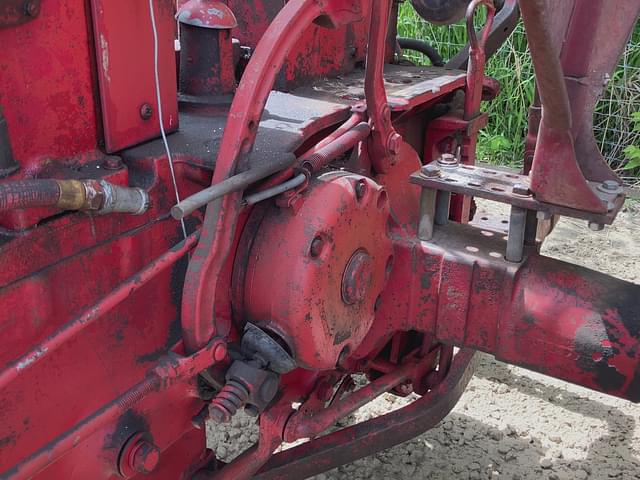 Image of Farmall 400 equipment image 3