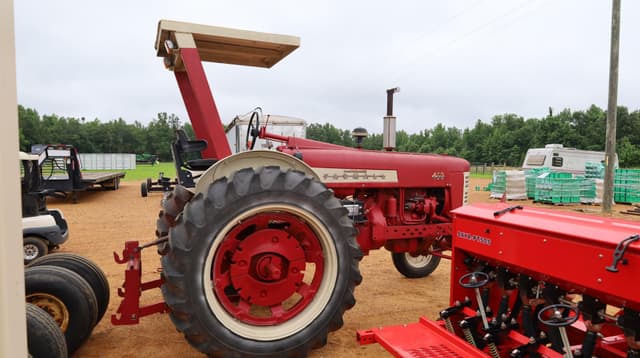 Image of Farmall 450 equipment image 3