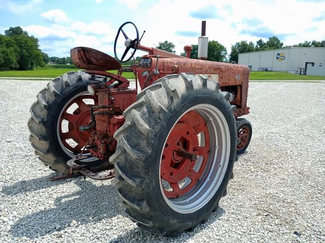 Image of Farmall 450 equipment image 4