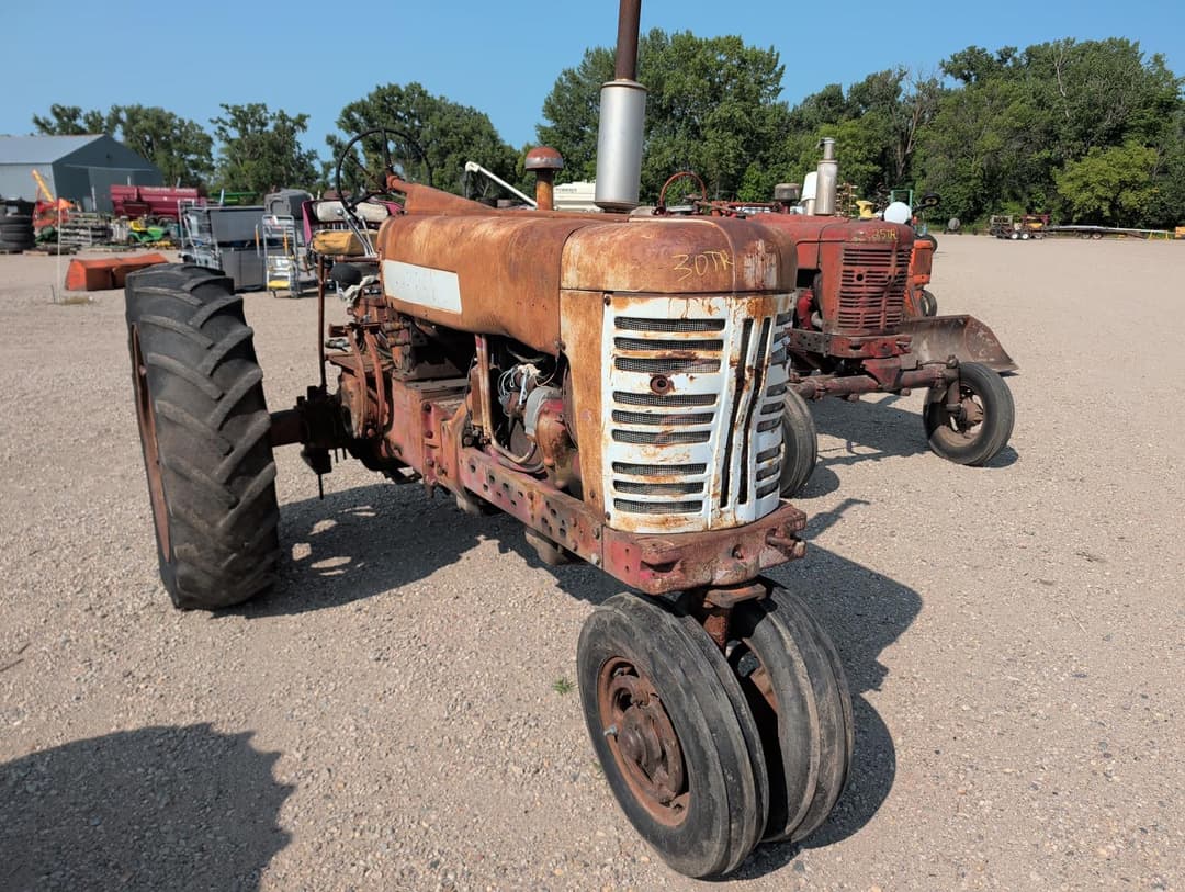 Image of Farmall 450 Primary image