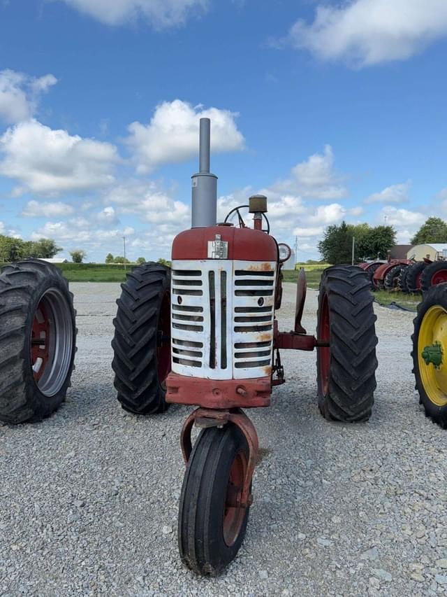 Image of Farmall 450 equipment image 2