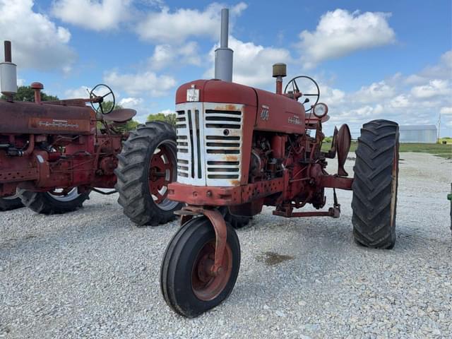 Image of Farmall 450 equipment image 1