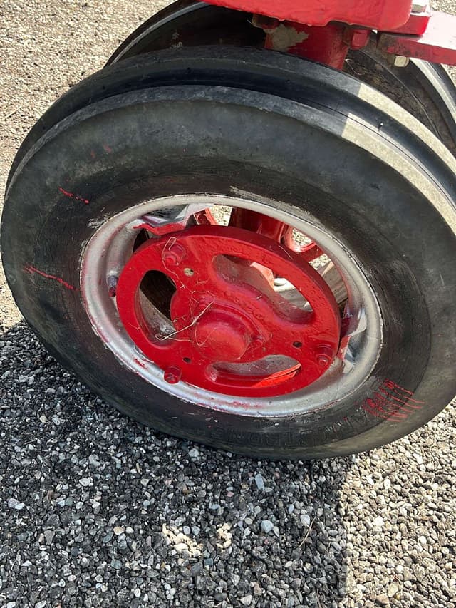 Image of Farmall 450 equipment image 3