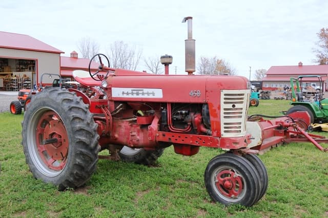 Image of International Harvester 450 equipment image 1
