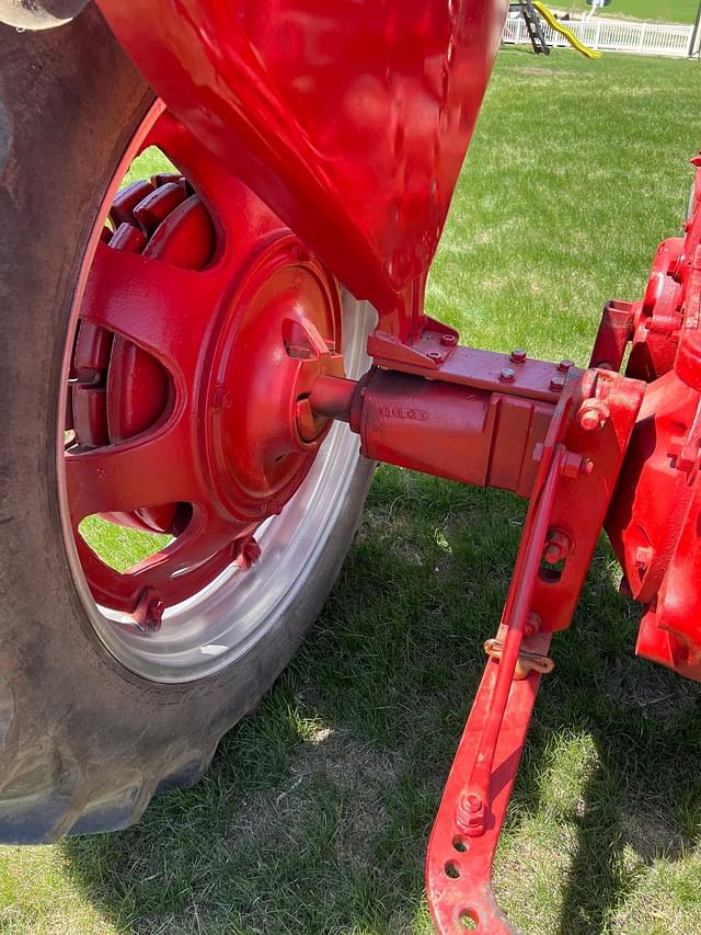 Thumbnail image Farmall 450 9