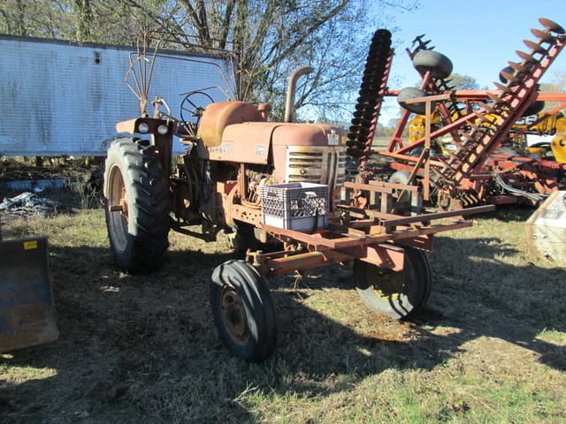 Image of Farmall 450 equipment image 1