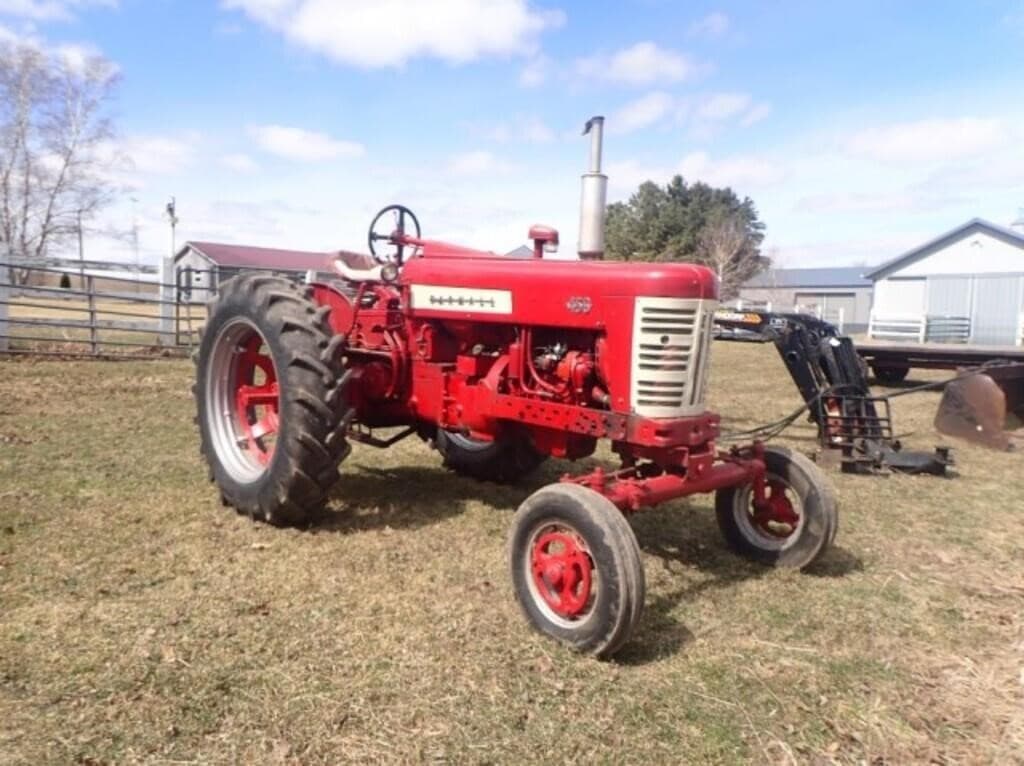 Image of Farmall 450 Primary image