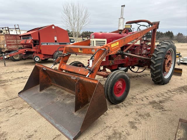 Image of Farmall 450 equipment image 3
