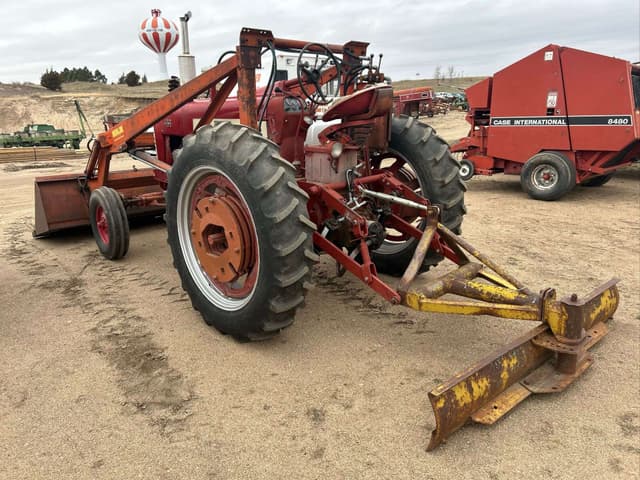 Image of Farmall 450 equipment image 4