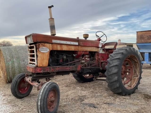 Image of Farmall 460 equipment image 4