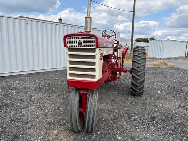 Image of Farmall 460 equipment image 3