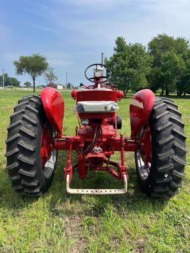 Image of Farmall 460 equipment image 3