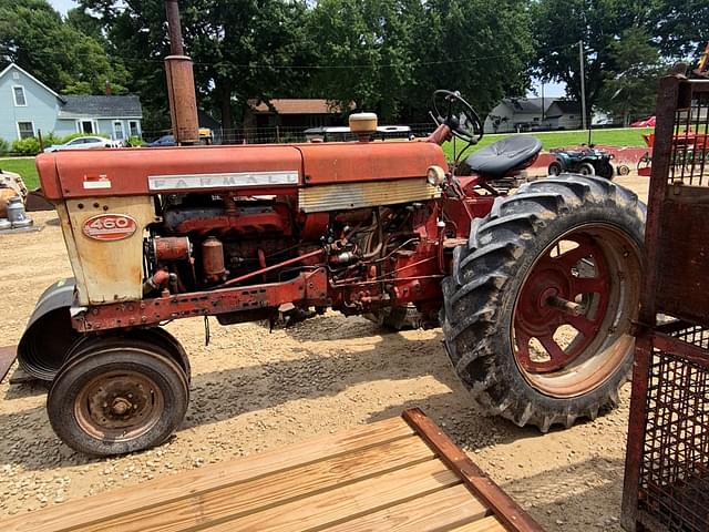 Image of Farmall 460 equipment image 1