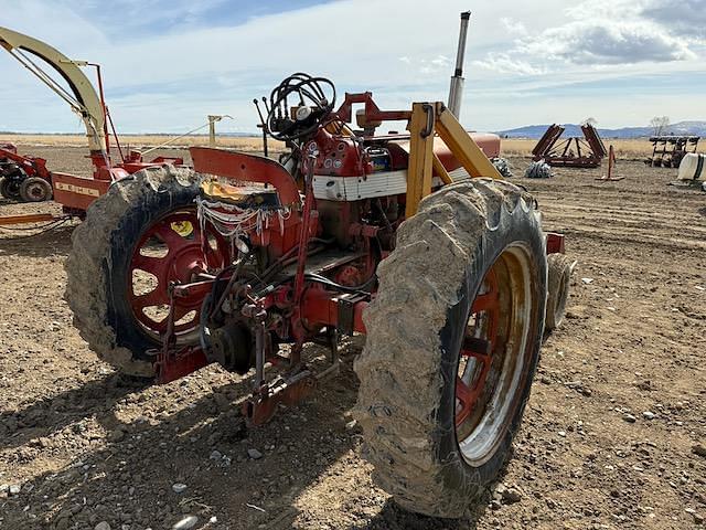 Image of Farmall 460 equipment image 3