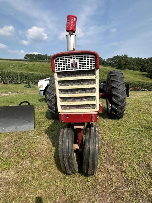 Image of Farmall 460 equipment image 2