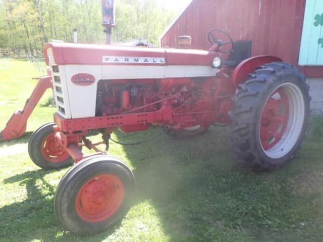 Image of Farmall 460 equipment image 3