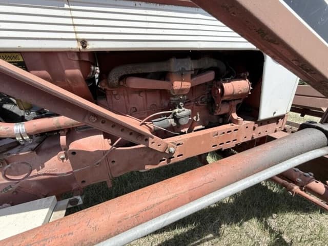 Image of Farmall 460 equipment image 4