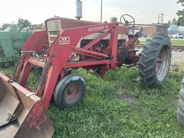 Image of Farmall 460 equipment image 1