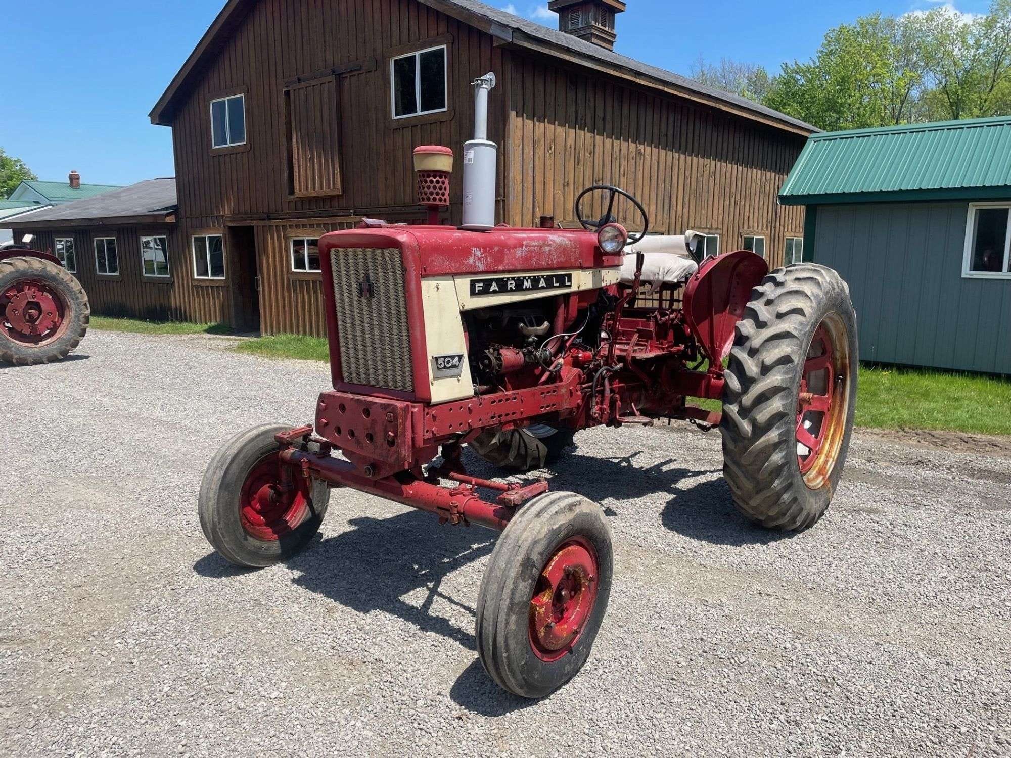 Farmall 504 Equipment Image0