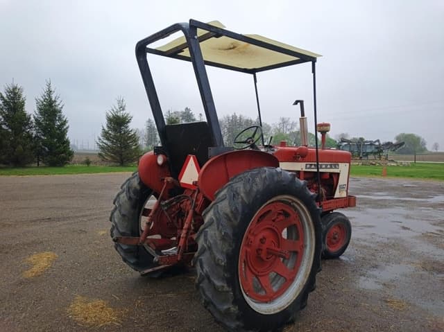 Image of Farmall 504 equipment image 4