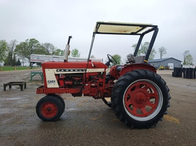 Image of Farmall 504 equipment image 1