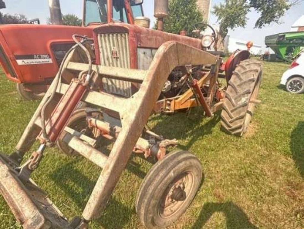 Farmall 504 Equipment Image0
