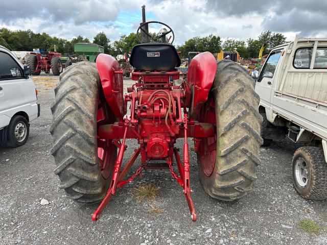 Image of Farmall 504 equipment image 2