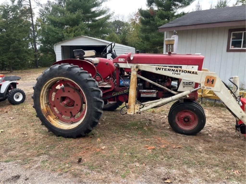 Main image Farmall 504