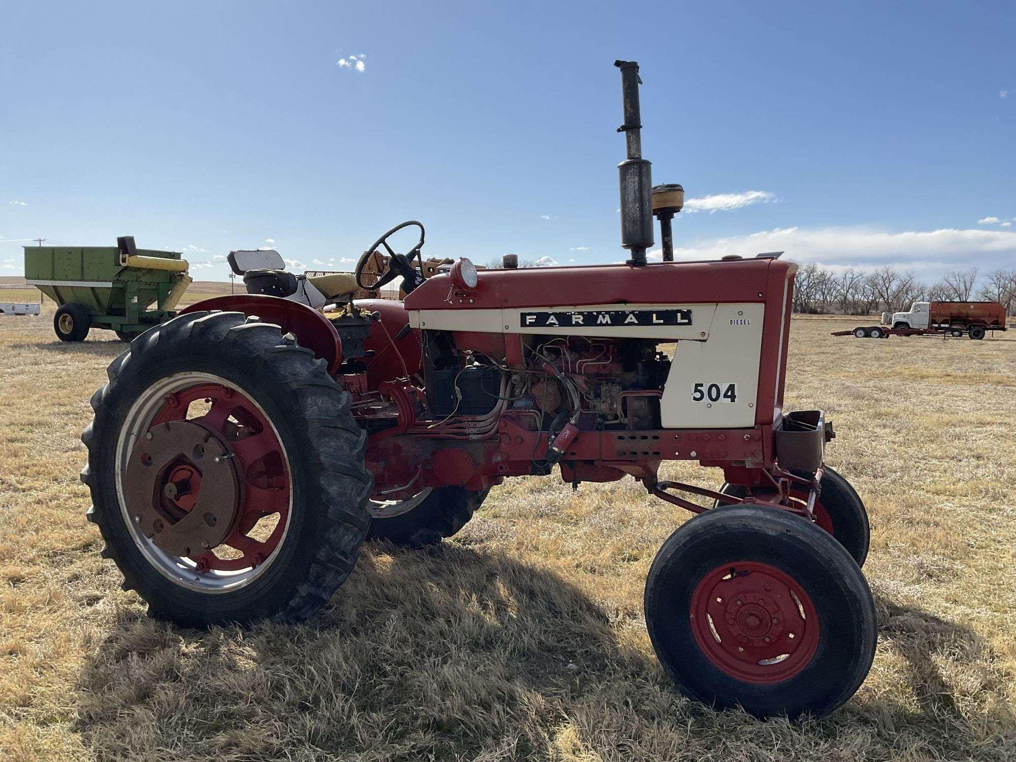 Main image International Harvester 504