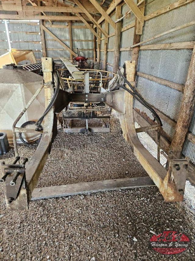 Image of International Harvester 544 equipment image 4