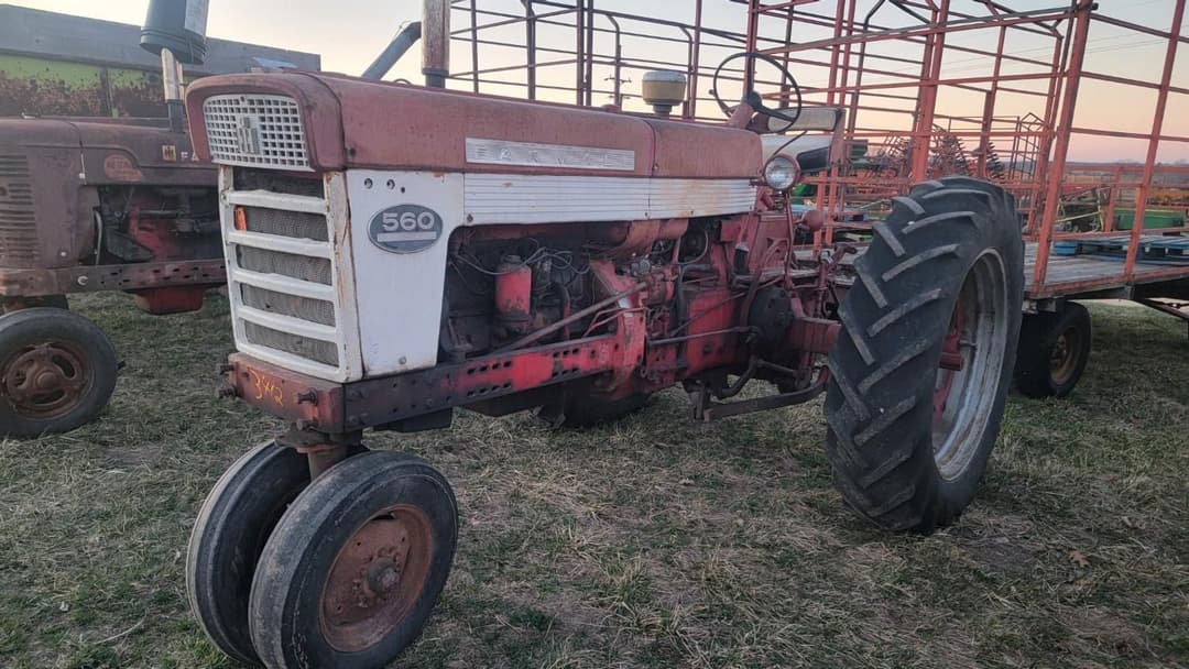 Image of Farmall 560 Primary image